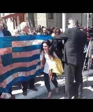 kozan.gr: Πτολεμαίδα (παρέλαση):  Έκλεισαν τα στόματα τους με ταινίες