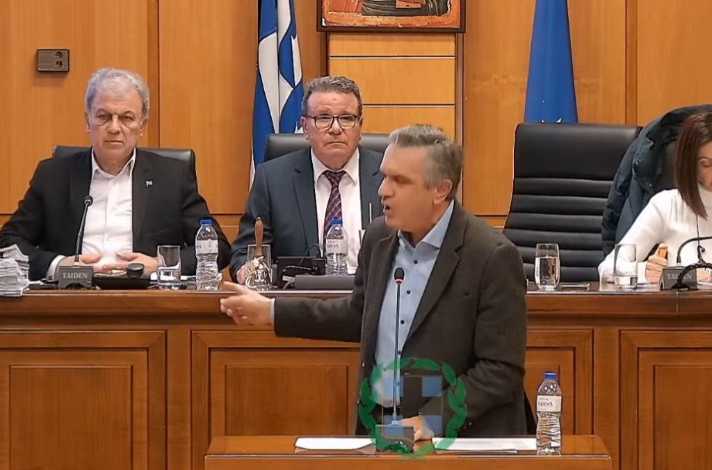 kozan.gr: Από την αμυντική βιομηχανία και τα θερμοκήπια στο …«White Dragon» – Έντονη  αντιπαράθεση Κασαπίδη – Αμανατίδη στο Περιφερειακό Συμβούλιο κι οι αιχμές για το παρελθόν (Βίντεο)