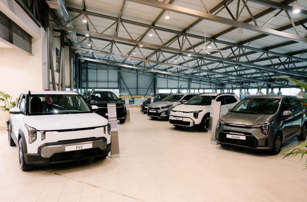 Ανακαλύψτε τον ανανεωμένο χώρο της Kia στην MAXX MOTORS (Κοζάνη) – Νέος εκθεσιακός χώρος, με σύγχρονη αισθητική, νέα γκάμα μοντέλων και ελκυστικές προτάσεις αγοράς