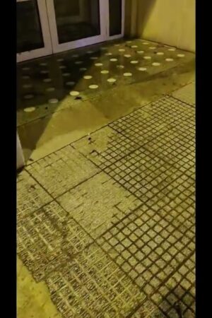kozan.gr: Κοζάνη: Πλημμύρισε το Δημαρχείο