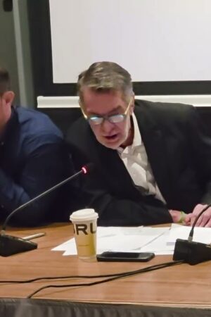 kozan.gr: Κοζάνη: Παρουσιάστηκε το βιβλίο «Ένα… παλιό χρέος» του Γιώργου Πελεκούδα